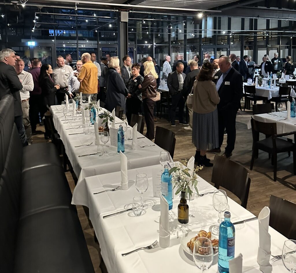 Gäste von eku Kabel & Systeme bei der 50 Jahre Jubiläumsfeier